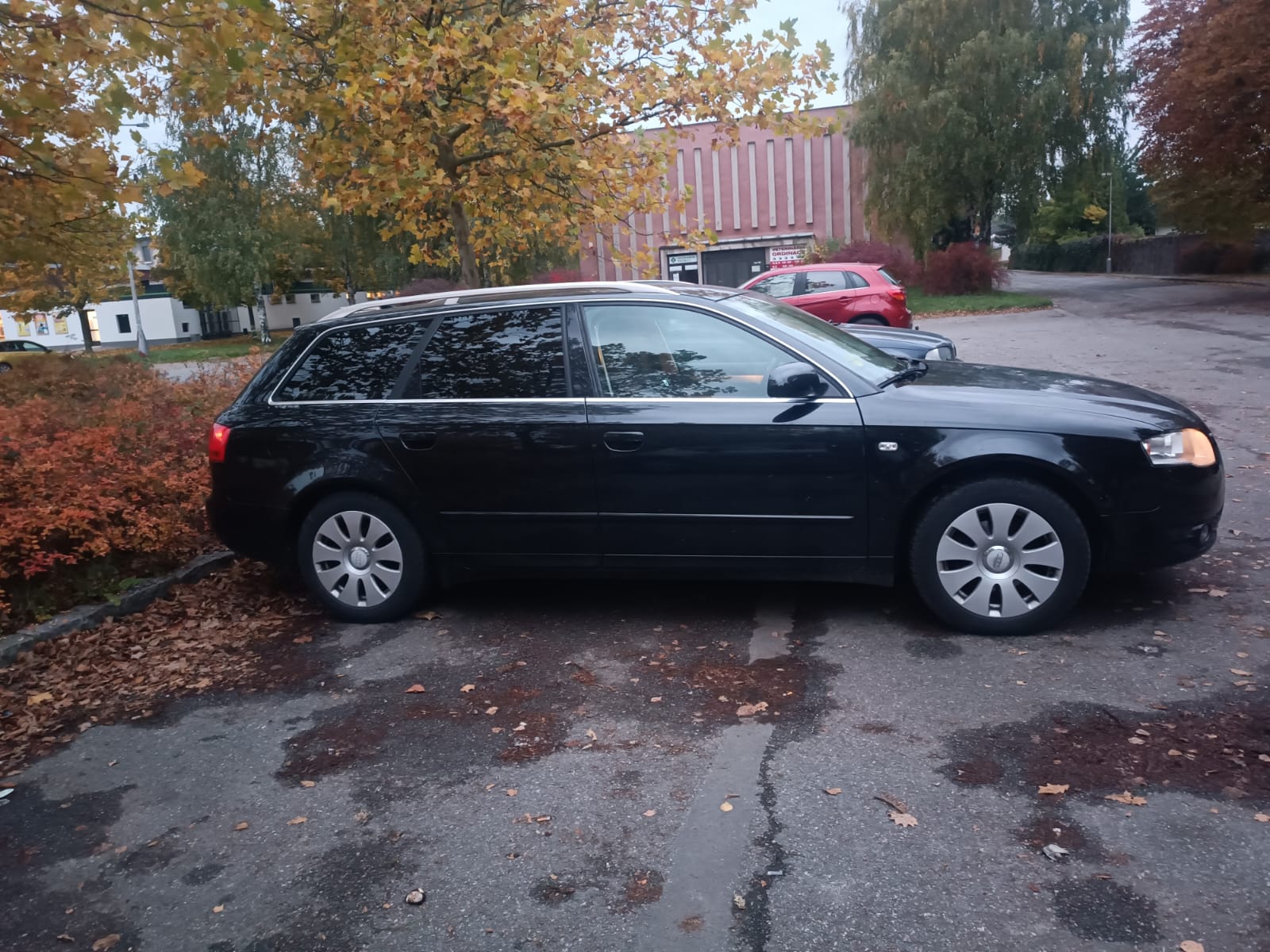 Audi A4 Avant Manual - Image 4